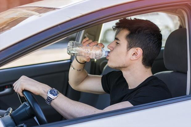 نتیجه مهم یک تحقیق: خطر رانندگی هنگام تشنگی مانند رانندگی در حالت مستی است